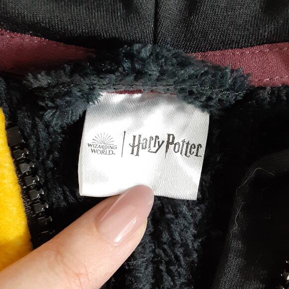 Wizarding World Harry Potter Fleece One Piece Pajamas Hooded Gryffindor Kids 10 - Picture 6 of 10